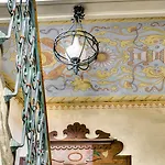 Apartment Art House By Adrez