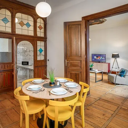 Apartment Art House By Adrez *
